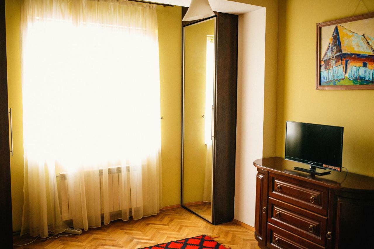 Historical Center Apartamento Uzhhorod Exterior foto